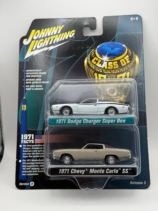 2-pack Dodge Charger Super BEE 1971 / Chevy Monte Carlo SS 1971