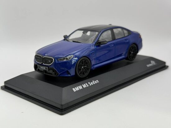 1/43 Solido BMW M5 Sedan Blue