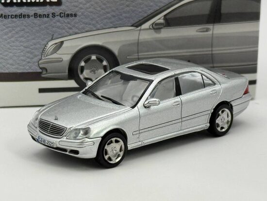 1/64 Mercedes Benz S-Class Silver