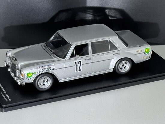 1/18 Werk83 Mercedes-Benz 300 Sel 6.6 AMG , silver