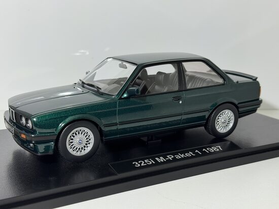 1/18 KK-Scale BMW 325i (E30) M-Paket , green metallic