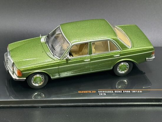 1/43 IXO Mercedes Benz 240D (W123) 1976 , green