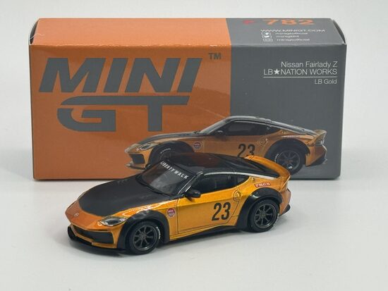 Nissan 400z LB Nation Works , gold/black