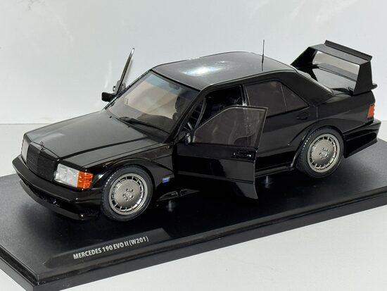 1/18 Solido Mercedes 190 EVO II (W201) 
