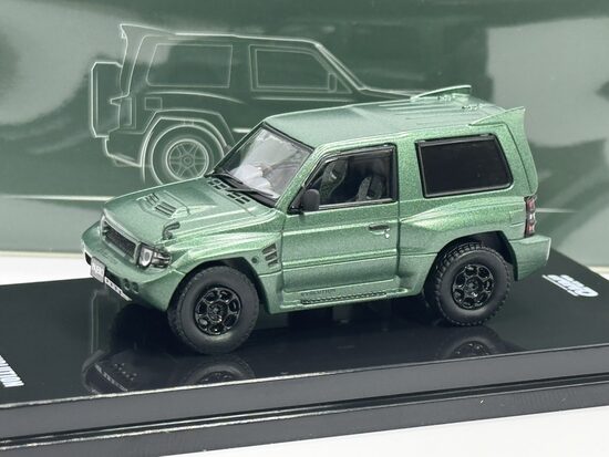 Mitsubishi Pajero Evolution , satin green