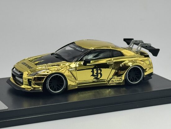 1/64 Nissan GTR R35 LBWK , chrome gold