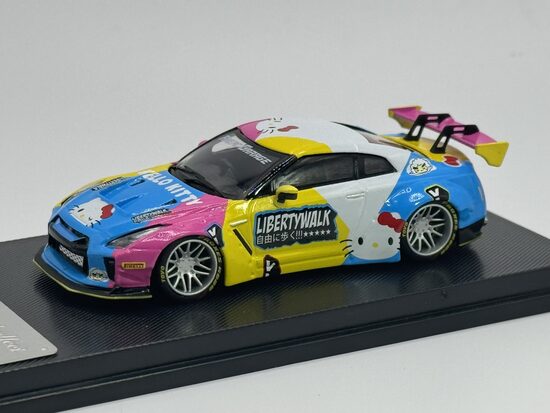 1/64 Nissan GTR R35 LBWK , Hello Kitty