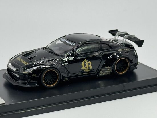 1/64 Nissan GTR R35 LBWK , black/gold
