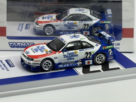 Nissan Nismo GT-R LM #22 , white/blue/red