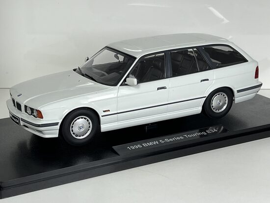 1/18 Triple 9 BMW 5-series touring E34 , 1996 , alpine white