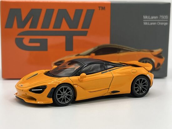 McLaren 750s , orange