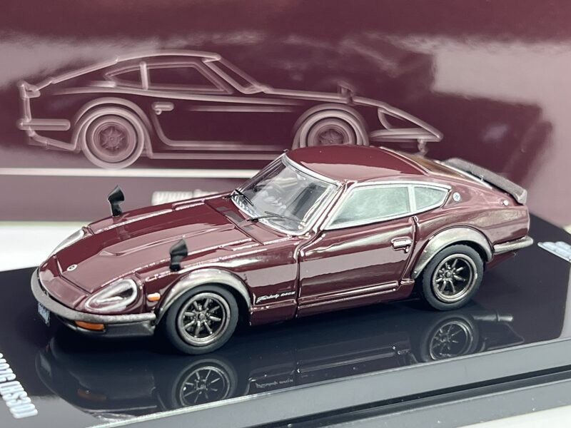 1/64 Nissan Fairlady 240 ZG (HS30) , burgundy ( dark red )