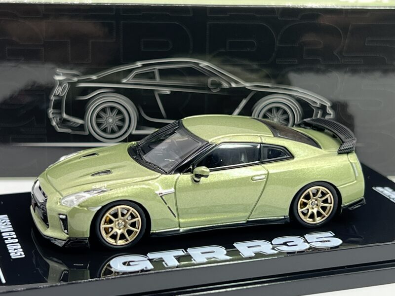 1/64 Nissan GT-R ( R35 ) , millenium jade