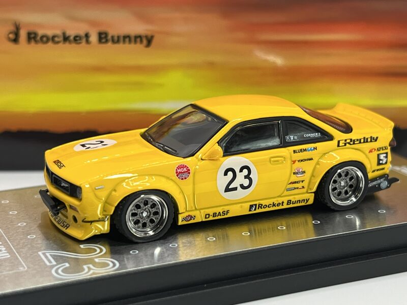 1/64 2015 Nissan Silvia ( S14 ) , Boss "Rocket Bunny" seme , yellow