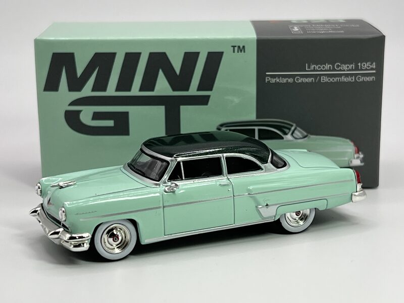 1/64 1954 Lincoln Capri , green