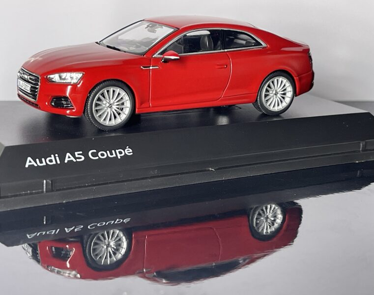 1:43 Audi A5 Coupe 2016 ( Red )