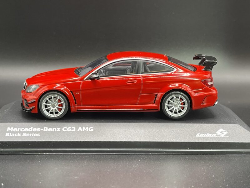 1/43 Solido Mercedes Benz C63 AMG , black series , red