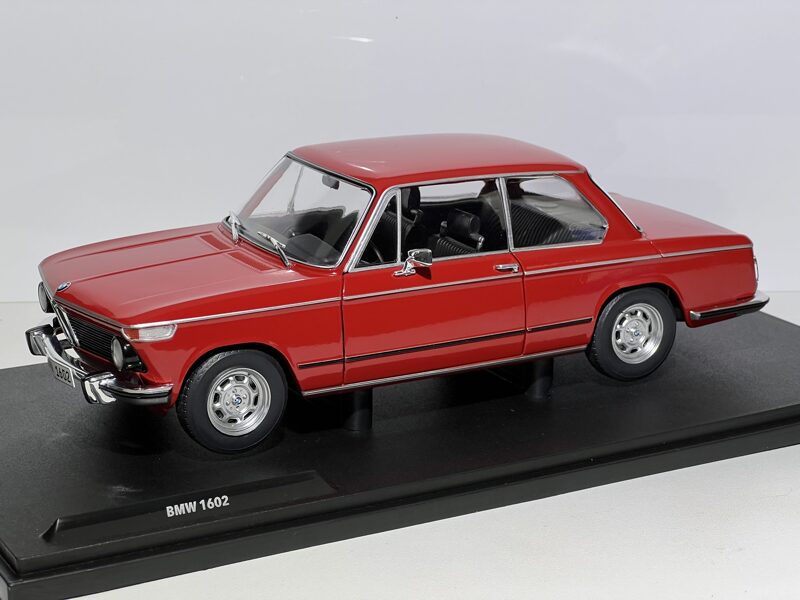 1/18 Solido BMW 1602 , 1971 , red