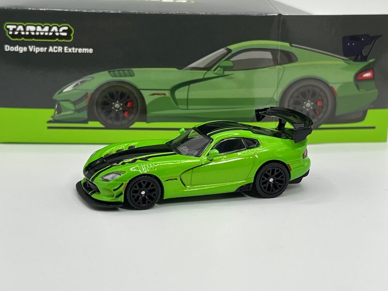 1/64 Dodge Viper ACR Extreme , green