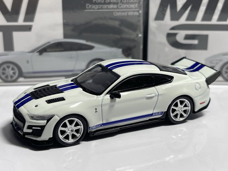 1/64 Ford Mustang Shelby GT 500, Dragon snake concept, white