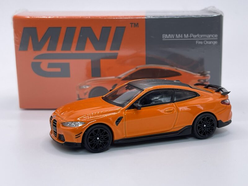 1/64 BMW M4 M-Performance (G82) , fire orange