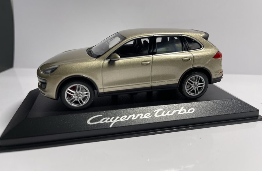 1/43 Porsche Cayenne Turbo 2010