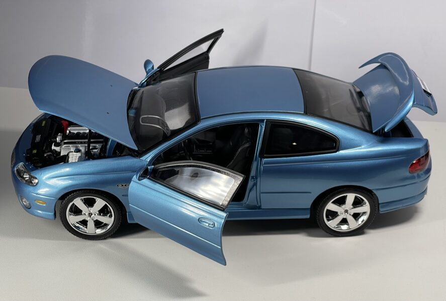 1:18 Auto World , Pontiac GTO , coupe , blue 2004