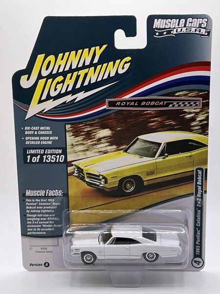 1965 Pontiac Catalina 2+2 Royal Bobcat ,opening hood with detailing engine