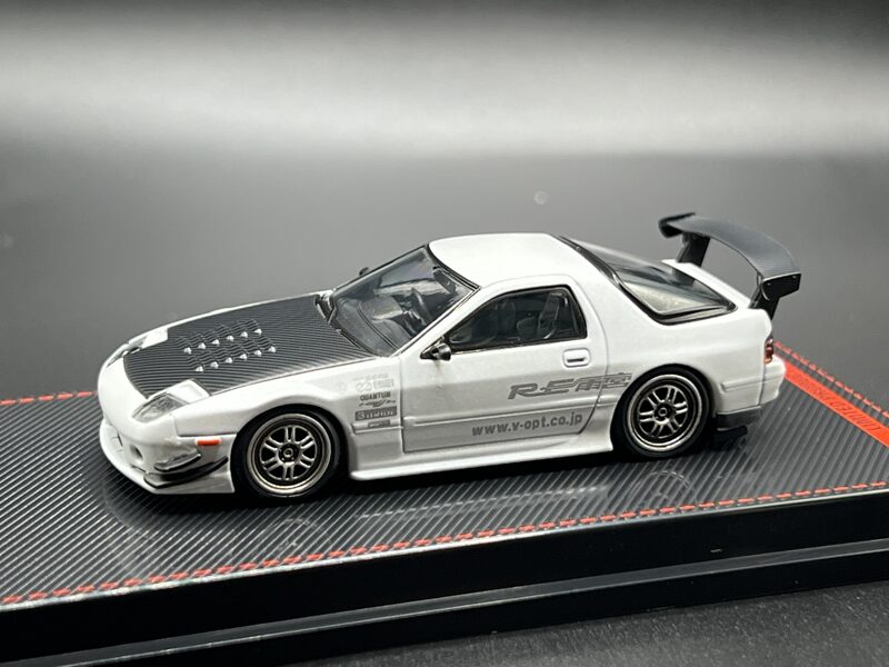 1/64 Mazda RX-7 ( FC3S ) , white with black hood