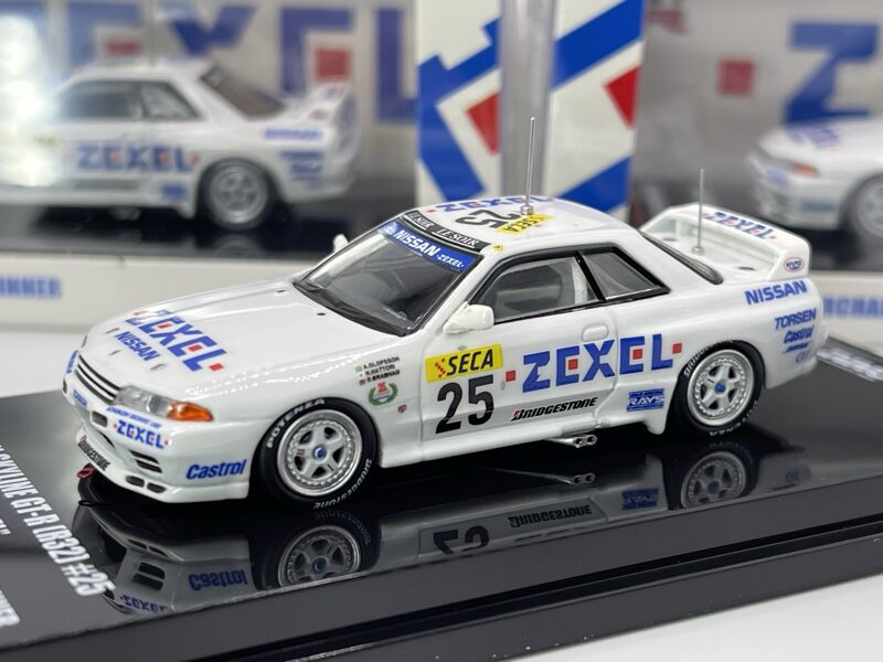 1/64 Nissan Skyline GT-R ( R32 ) #25 , Team Zaxel , white/blue