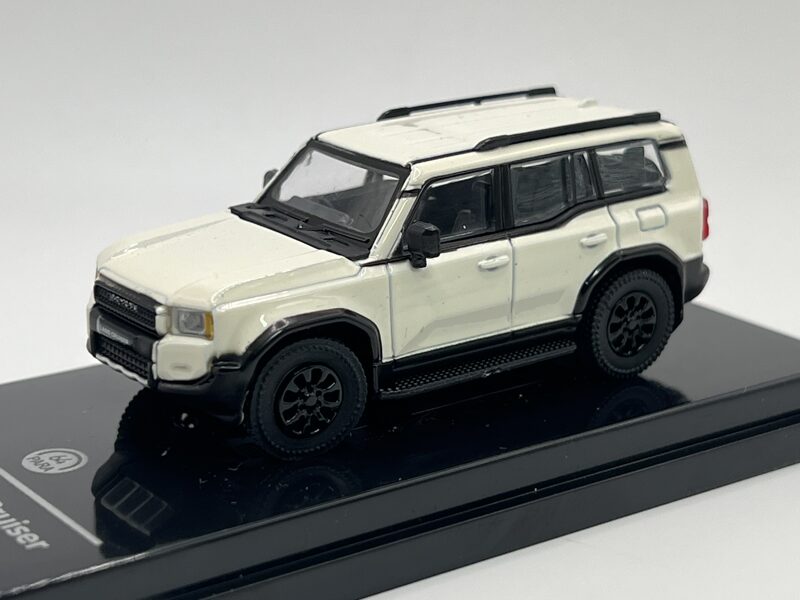 1/64 Land Cruiser 205 Prado , White Ice Cap , 2024